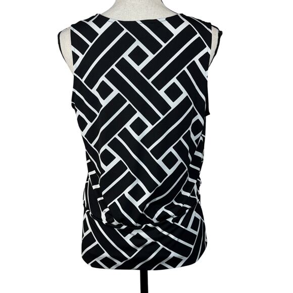 WHBM Large Top Geometric Sleeveless Stretch Pintuck Detail Surplice V-Neck Black - Picture 4 of 8